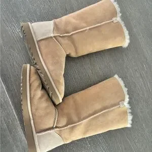 UGG | Shoes | Ugg Cream Shearling Lined Boots | Poshmark UGG Plush Shearling-Lined Booties in Cream main image 0